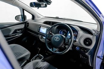 TOYOTA YARIS 1.5 VVT-h Icon Tech Hatchback 5dr Petrol Hybrid E-CVT Euro 6 (s/