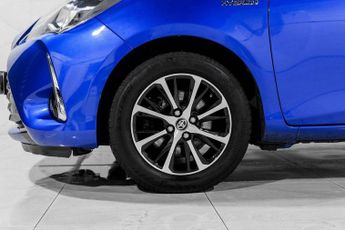 TOYOTA YARIS 1.5 VVT-h Icon Tech Hatchback 5dr Petrol Hybrid E-CVT Euro 6 (s/