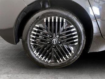 NISSAN LEAF 39kWh N-Connecta Hatchback 5dr Electric Auto (150 ps)