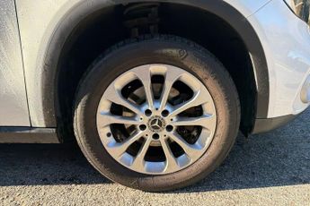 MERCEDES-BENZ GLA CLASS 1.6 GLA200 SE SUV 5dr Petrol Manual Euro 6 (s/s) (156 ps) Revers