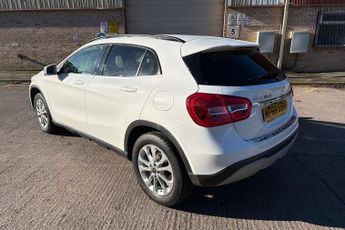 MERCEDES-BENZ GLA CLASS 1.6 GLA200 SE SUV 5dr Petrol Manual Euro 6 (s/s) (156 ps) Revers