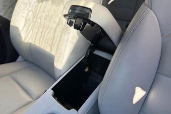 MERCEDES-BENZ GLA CLASS 1.6 GLA200 SE SUV 5dr Petrol Manual Euro 6 (s/s) (156 ps) Revers