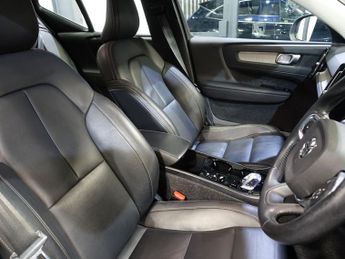 VOLVO XC40 2.0 B4 MHEV Inscription SUV 5dr Petrol Hybrid Auto Euro 6 (s/s) 