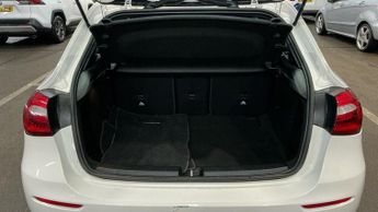 MERCEDES-BENZ A-CLASS 1.3 A180 SE Hatchback 5dr Petrol 7G-DCT Euro 6 (s/s) (136 ps)