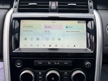 LAND ROVER DISCOVERY 2.0 SD4 HSE SUV 5dr Diesel Auto 4WD Euro 6 (s/s) (240 ps)