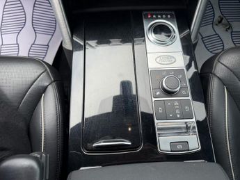 LAND ROVER DISCOVERY 2.0 SD4 HSE SUV 5dr Diesel Auto 4WD Euro 6 (s/s) (240 ps)