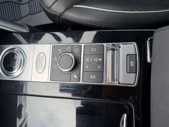 LAND ROVER DISCOVERY 2.0 SD4 HSE SUV 5dr Diesel Auto 4WD Euro 6 (s/s) (240 ps)
