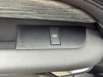 LAND ROVER DISCOVERY 2.0 SD4 HSE SUV 5dr Diesel Auto 4WD Euro 6 (s/s) (240 ps)