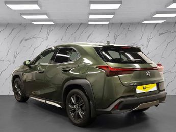 LEXUS UX 2.0 250h SUV 5dr Petrol Hybrid E-CVT Euro 6 (s/s) (184 ps)