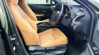 LEXUS UX 2.0 250h SUV 5dr Petrol Hybrid E-CVT Euro 6 (s/s) (184 ps)