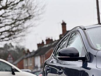 VOLVO V40 CROSS COUNTRY 1.5 T3 Pro Hatchback 5dr Petrol Auto Euro 6 (s/s) (152 ps)