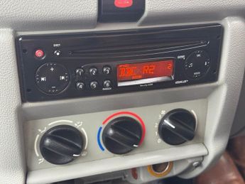 RENAULT KANGOO 1.6 16v Authentique MPV 5dr Petrol Automatic (190 g/km, 95 bhp)