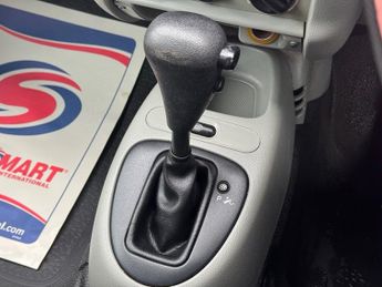 RENAULT KANGOO 1.6 16v Authentique MPV 5dr Petrol Automatic (190 g/km, 95 bhp)