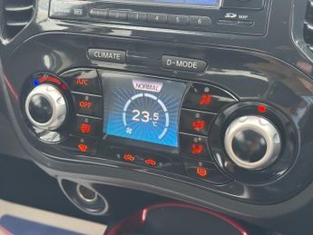 NISSAN JUKE 1.6 Tekna SUV 5dr Petrol CVT Euro 5 (117 ps)