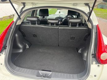 NISSAN JUKE 1.6 Tekna SUV 5dr Petrol CVT Euro 5 (117 ps)