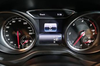 MERCEDES-BENZ CLA 2.1 CLA220d AMG Line Coupe 4dr Diesel 7G-DCT Euro 6 (s/s) (177 p