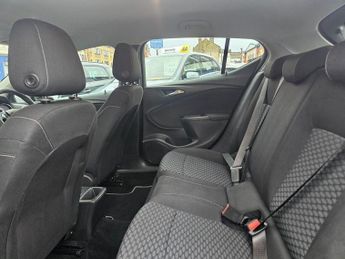 VAUXHALL ASTRA 1.4i Turbo Design Hatchback 5dr Petrol Auto Euro 6 (s/s) (150 ps