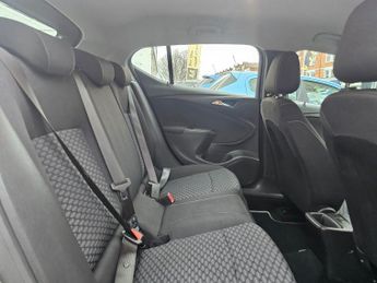 VAUXHALL ASTRA 1.4i Turbo Design Hatchback 5dr Petrol Auto Euro 6 (s/s) (150 ps