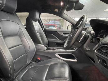 JAGUAR F-PACE 2.0 D180 R-Sport SUV 5dr Diesel Auto Euro 6 (s/s) (180 ps)
