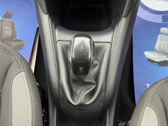 PEUGEOT 208 1.2 VTi PureTech Style Hatchback 5dr Petrol Manual Euro 6 (82 ps