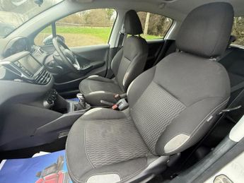 PEUGEOT 208 1.2 VTi PureTech Style Hatchback 5dr Petrol Manual Euro 6 (82 ps