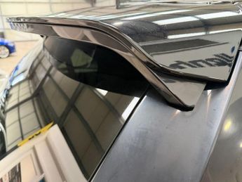 LAND ROVER DISCOVERY SPORT 2.0 Si4 HSE SUV 5dr Petrol Auto 4WD Euro 6 (s/s) (240 ps)