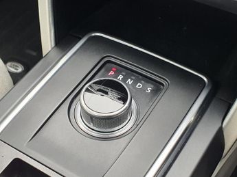 LAND ROVER DISCOVERY SPORT 2.0 TD4 SE Tech SUV 5dr Diesel Auto 4WD Euro 6 (s/s) (180 ps)