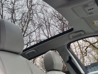 LAND ROVER DISCOVERY SPORT 2.0 TD4 SE Tech SUV 5dr Diesel Auto 4WD Euro 6 (s/s) (180 ps)