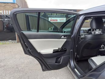 KIA SPORTAGE 2.0 CRDi GT-Line SUV 5dr Diesel Auto AWD Euro 6 (134 bhp)