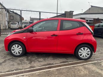 TOYOTA AYGO 1.0 VVT-i x Hatchback 5dr Petrol Manual Euro 5 Euro 5 (68 ps)