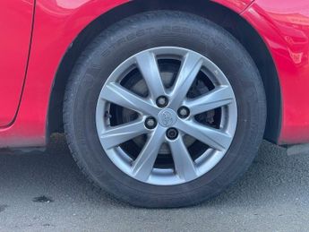 TOYOTA YARIS 1.33 Dual VVT-i TR Hatchback 5dr Petrol Multidrive S Euro 5 (101