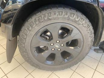 LAND ROVER DEFENDER 2.0 SD4 SE SUV 5dr Diesel Auto 4WD Euro 6 (s/s) (240 ps)