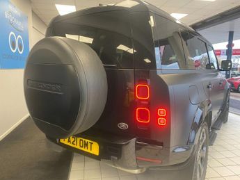 LAND ROVER DEFENDER 2.0 SD4 SE SUV 5dr Diesel Auto 4WD Euro 6 (s/s) (240 ps)
