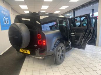 LAND ROVER DEFENDER 2.0 SD4 SE SUV 5dr Diesel Auto 4WD Euro 6 (s/s) (240 ps)