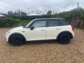 MINI HATCH 1.5 Cooper Hatchback 5dr Petrol Auto Euro 6 (s/s) (136 ps)