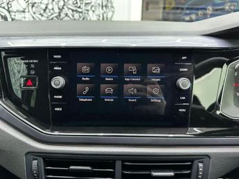 VOLKSWAGEN POLO 1.0 TSI GPF R-Line Hatchback 5dr Petrol DSG Euro 6 (s/s) (115 ps