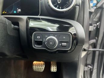 MERCEDES-BENZ A-CLASS 1.3 A200 AMG Line (Executive) Hatchback 5dr Petrol 7G-DCT Euro 6