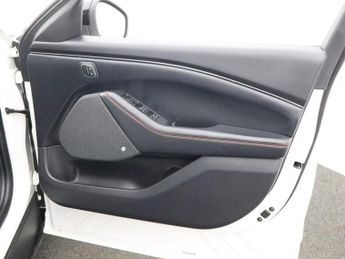 FORD MUSTANG MACH-E Extended Range 91kWh SUV 5dr Electric Automatic AWD (351 ps)
