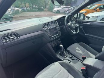 VOLKSWAGEN TIGUAN 2.0 TDI BlueMotion Tech R-Line SUV 5dr Diesel DSG 4Motion Euro 6