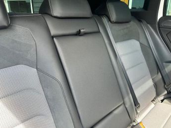 VOLKSWAGEN TIGUAN 2.0 TDI BlueMotion Tech R-Line SUV 5dr Diesel DSG 4Motion Euro 6