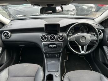 MERCEDES-BENZ A-CLASS 1.5 A180 CDI SE Hatchback 5dr Diesel 7G-DCT Euro 5 (s/s) (109 ps