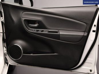 TOYOTA YARIS 1.5 VVT-h GR SPORT Hatchback 5dr Petrol Hybrid E-CVT Euro 6 (s/s