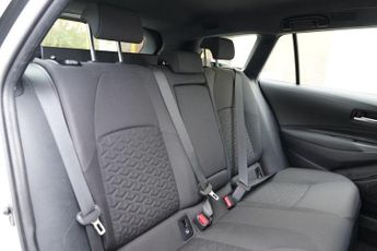 TOYOTA COROLLA 1.8 VVT-h Icon Tech Touring Sports CVT Euro 6 (s/s) 5dr