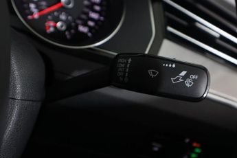 VOLKSWAGEN PASSAT 1.4 TSI 13kWh GTE Saloon 4dr Petrol Plug-in Hybrid DSG Euro 6 (s