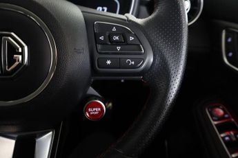 MG MG HS 1.5 T-GDI Trophy SUV 5dr Petrol DCT Euro 6 (s/s) (162 ps)
