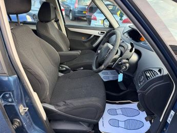 CITROEN GRAND C4 PICASSO 1.6 HDi DPF VTR+ MPV 5dr Diesel EGS6 Euro 4 (110 ps)