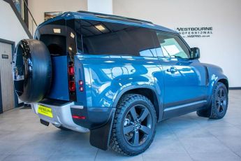 LAND ROVER DEFENDER 3.0 D250 MHEV HSE Hard Top SUV 3dr Diesel Auto 4WD SWB Euro 6 (s