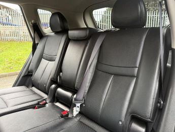 NISSAN X-TRAIL 1.6 dCi Tekna SUV 5dr Diesel XTRON Euro 5 (s/s) (130 ps)