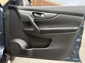 NISSAN X-TRAIL 1.6 dCi Tekna SUV 5dr Diesel XTRON Euro 5 (s/s) (130 ps)
