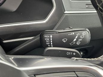 VOLKSWAGEN TIGUAN 2.0 TDI BlueMotion Tech R-Line SUV 5dr Diesel DSG 4Motion Euro 6